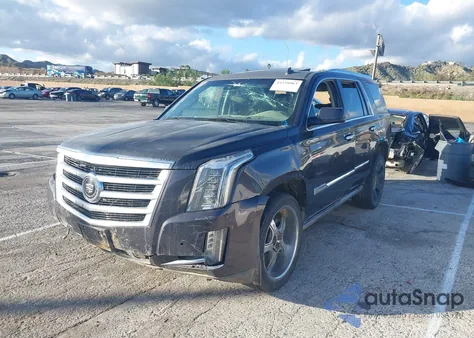2015 Cadillac Escalade Premium z USA, uszkodzony, nr VIN 1GYS3CKJ3FR238088